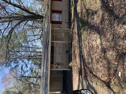320 Magnolia Rd, Jackson, MS 39209