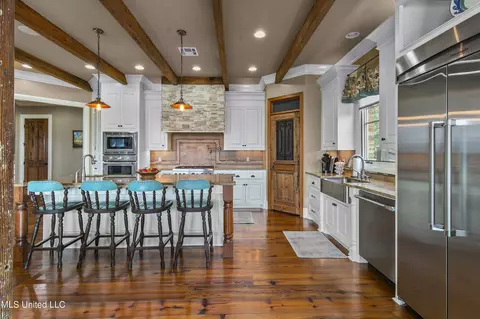 Kitchen - 107 Brooks Ct, Madison, MS 39110 photo 9 of 9