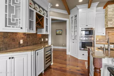 Kitchen - 107 Brooks Ct, Madison, MS 39110 photo 7 of 9
