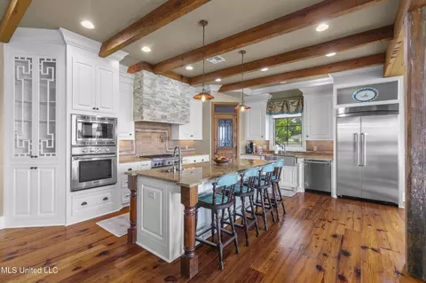 Kitchen - 107 Brooks Ct, Madison, MS 39110 photo 6 of 9