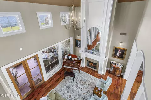 Living - 107 Brooks Ct, Madison, MS 39110 photo 5 of 7