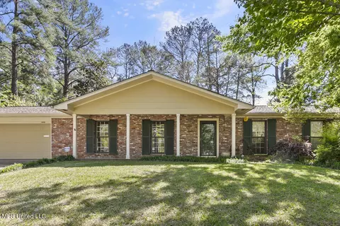 5605 Warwick Dr, Jackson, MS 39211 photo 2