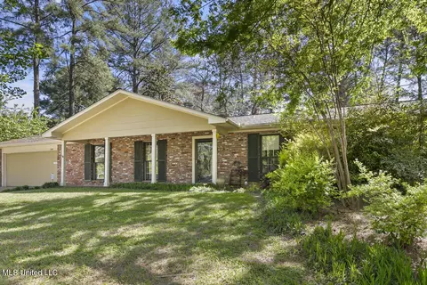 5605 Warwick Dr, Jackson, MS 39211 photo 3