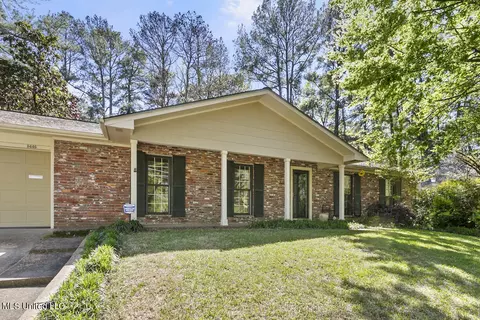 5605 Warwick Dr, Jackson, MS 39211
