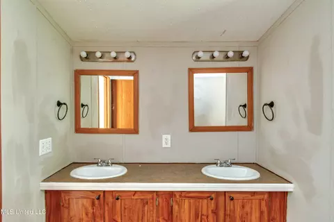 555 Henry Cannon Rd, Braxton, MS 39044 photo 15