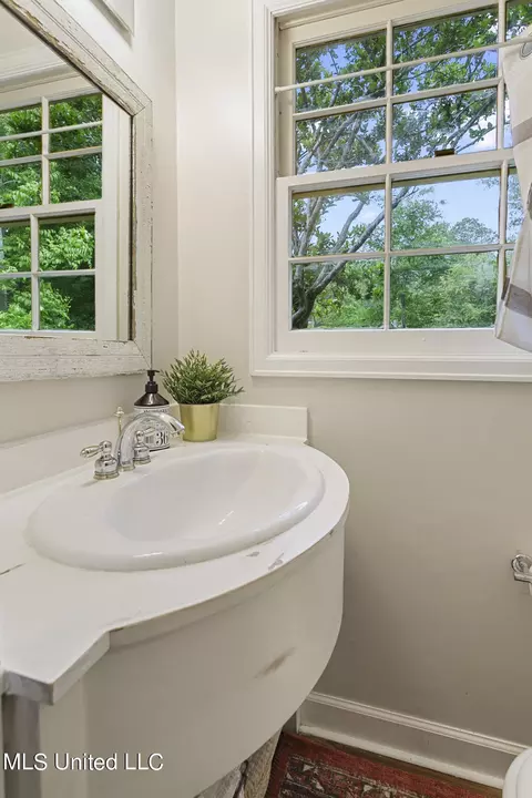 Bath - 5205 Runnymede Rd, Jackson, MS 39211 photo 1 of 3