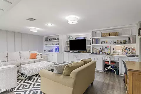 Other - 5205 Runnymede Rd, Jackson, MS 39211 photo 5 of 9