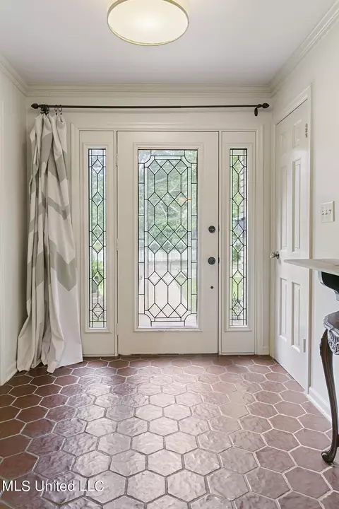Entry Way - 5205 Runnymede Rd, Jackson, MS 39211 photo 1 of 1