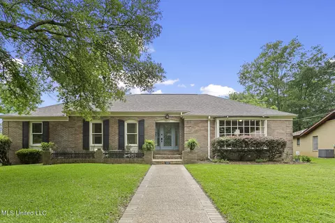 5205 Runnymede Rd, Jackson, MS 39211
