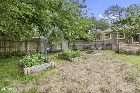 Exterior - 5205 Runnymede Rd, Jackson, MS 39211 photo 6 of 6