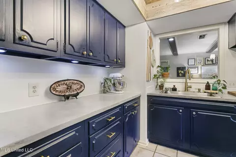 Kitchen - 5205 Runnymede Rd, Jackson, MS 39211 photo 1 of 3