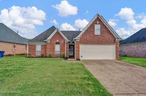 7243 Lauren Ln, Olive Branch, MS 38654