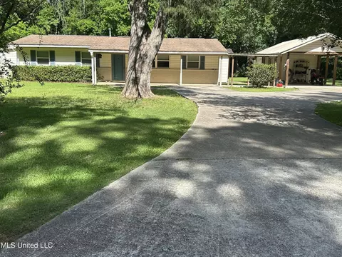 12900 Blue Grass Ln, Vancleave, MS 39565