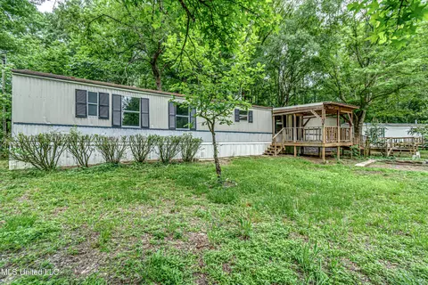 155 Valley Cv, Florence, MS 39073 photo 2