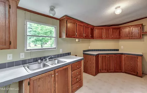 155 Valley Cv, Florence, MS 39073 photo 12