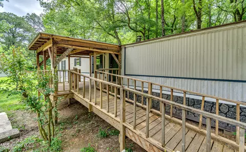 155 Valley Cv, Florence, MS 39073 photo 3