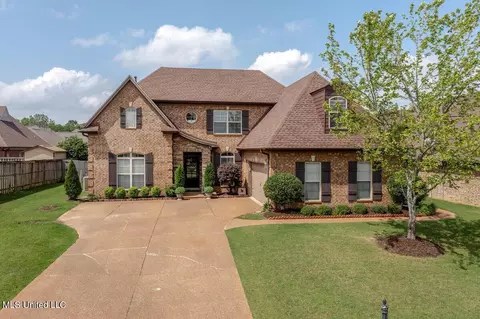 3298 Forest Bend Dr, Southaven, MS 38672