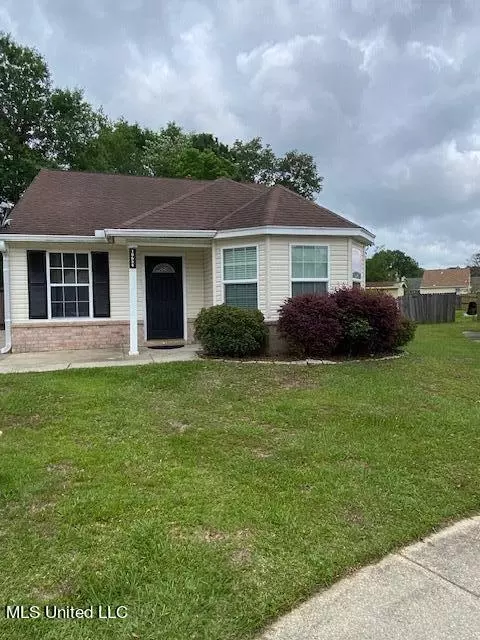 10654 Red Bud Ct, Gulfport, MS 39503