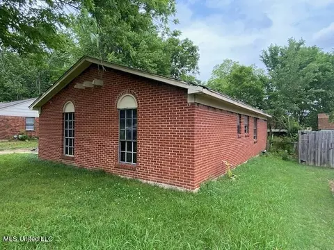 6416 Tulane Rd, Horn Lake, MS 38637