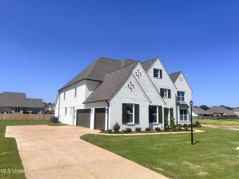 13720 Landry Ln, Olive Branch, MS 38654