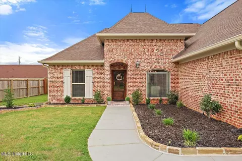 137 Lashonda Cir, Canton, MS 39046 photo 2