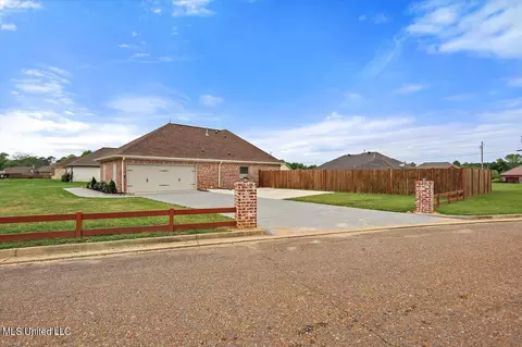 137 Lashonda Cir, Canton, MS 39046 photo 5