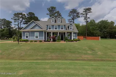 4890 Pleasant Breeze Dr, Olive Branch, MS 38654