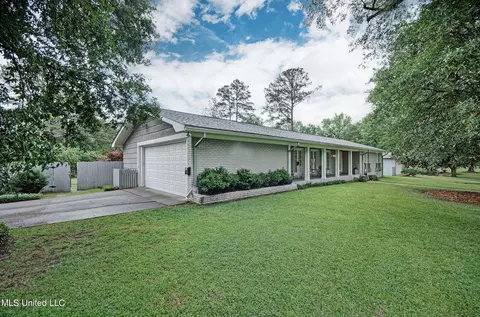 102 Dendron Dr, Jackson, MS 39211 photo 4