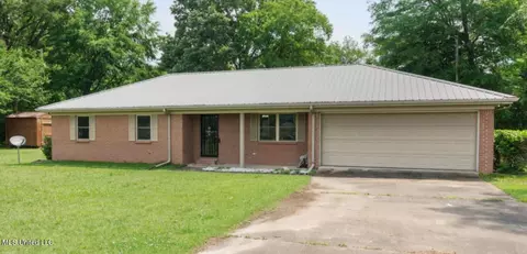 3 Dina Ln, Sardis, MS 38666