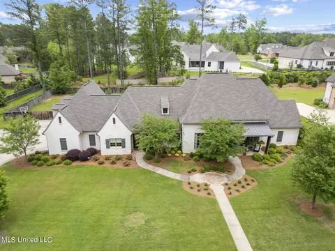 278 Hidden Oaks Dr, Ridgeland, MS 39157