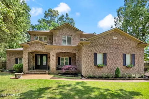 7655 Elizabeth Circle Dr, Olive Branch, MS 38654