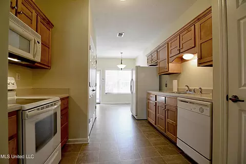 904 Cardinal Ln, Hernando, MS 38632 photo 7