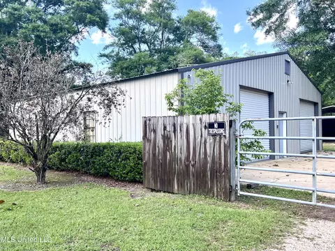 13820 Wolf Ridge Rd, Moss Point, MS 39562 photo 5