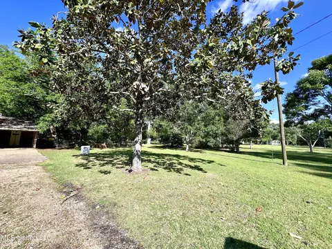 13820 Wolf Ridge Rd, Moss Point, MS 39562 photo 3