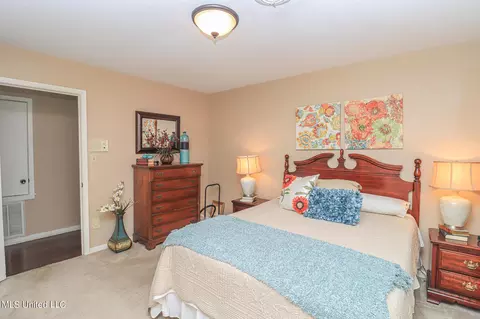 Bedroom - 33 Stonegate Dr, Brandon, MS 39042 photo 4 of 5