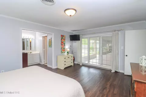 Bedroom - 33 Stonegate Dr, Brandon, MS 39042 photo 2 of 5