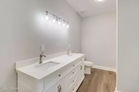 Bath - 490 E Hatten Ave, Wiggins, MS 39577 photo 1 of 3