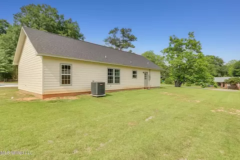 Exterior - 490 E Hatten Ave, Wiggins, MS 39577 photo 3 of 4