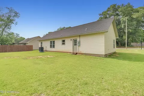 Exterior - 490 E Hatten Ave, Wiggins, MS 39577 photo 2 of 4