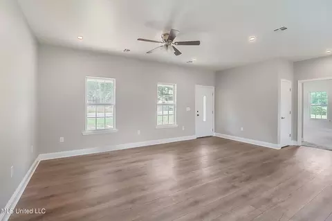Living - 490 E Hatten Ave, Wiggins, MS 39577 photo 4 of 4