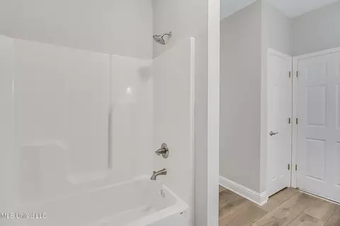 Bath - 490 E Hatten Ave, Wiggins, MS 39577 photo 2 of 3