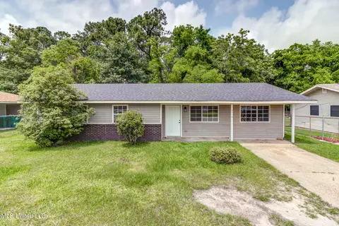 3710 Meadowlark Dr, Gulfport, MS 39501