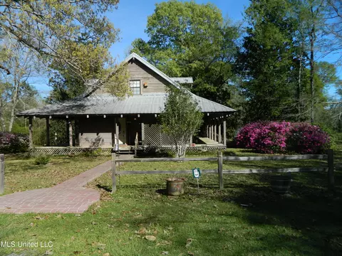 10769 Lilinoe Way, Diamondhead, MS 39525