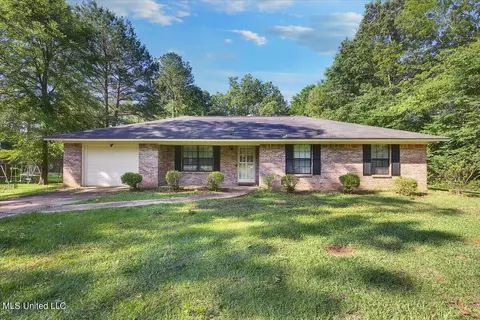 187 Woodview St, Morton, MS 39117