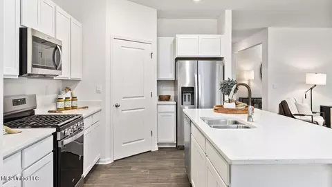 Kitchen - 3279 Abelia Ave, Hernando, MS 38632 photo 2 of 2