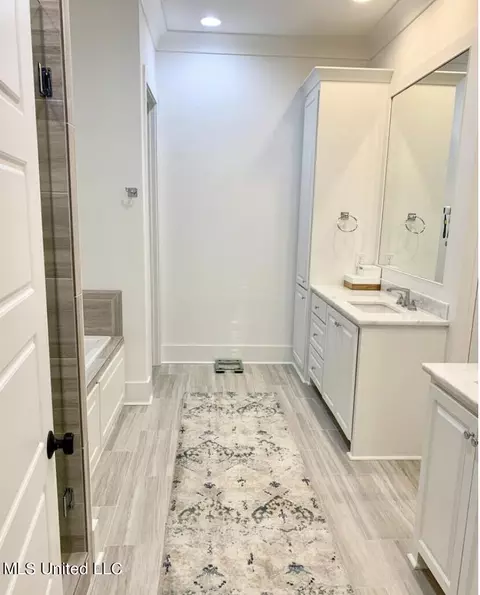 Bath - 102 First Colony Blvd, Madison, MS 39110 photo 1 of 15