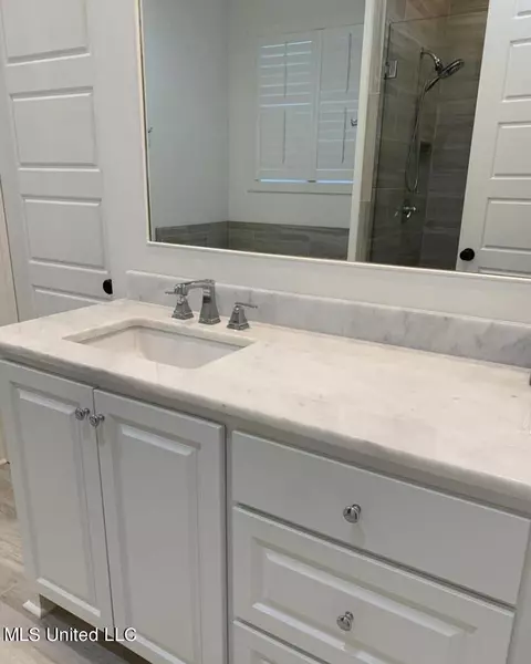 Bath - 102 First Colony Blvd, Madison, MS 39110 photo 5 of 15