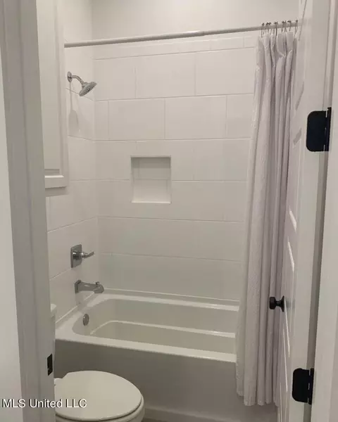 Bath - 102 First Colony Blvd, Madison, MS 39110 photo 15 of 15