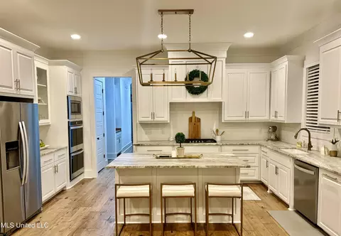 Kitchen - 102 First Colony Blvd, Madison, MS 39110 photo 1 of 7