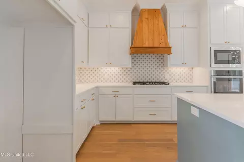 Kitchen - 108 Catherine Blvd, Clinton, MS 39056 photo 6 of 7